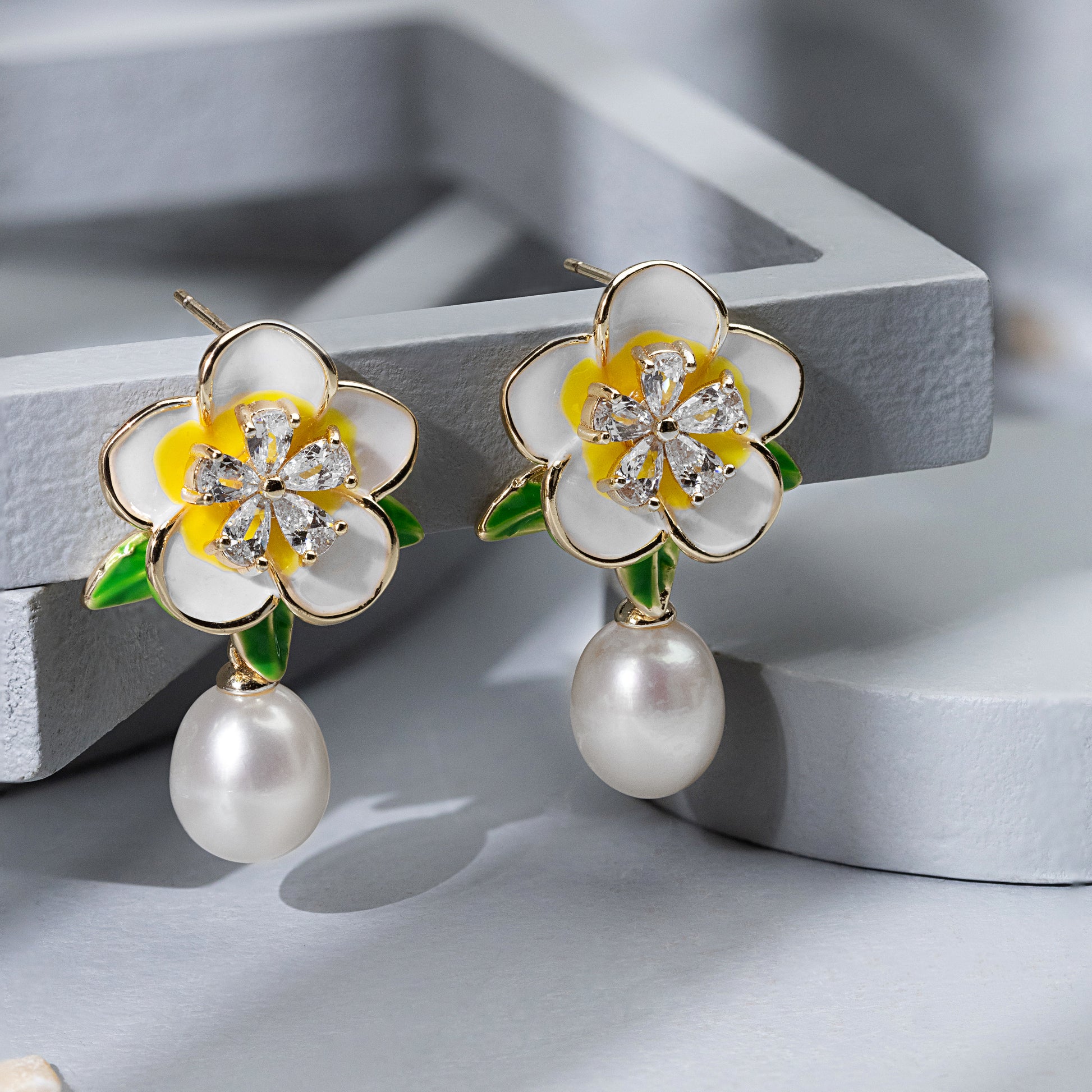 Fleuris - Pearl Drop Earrings